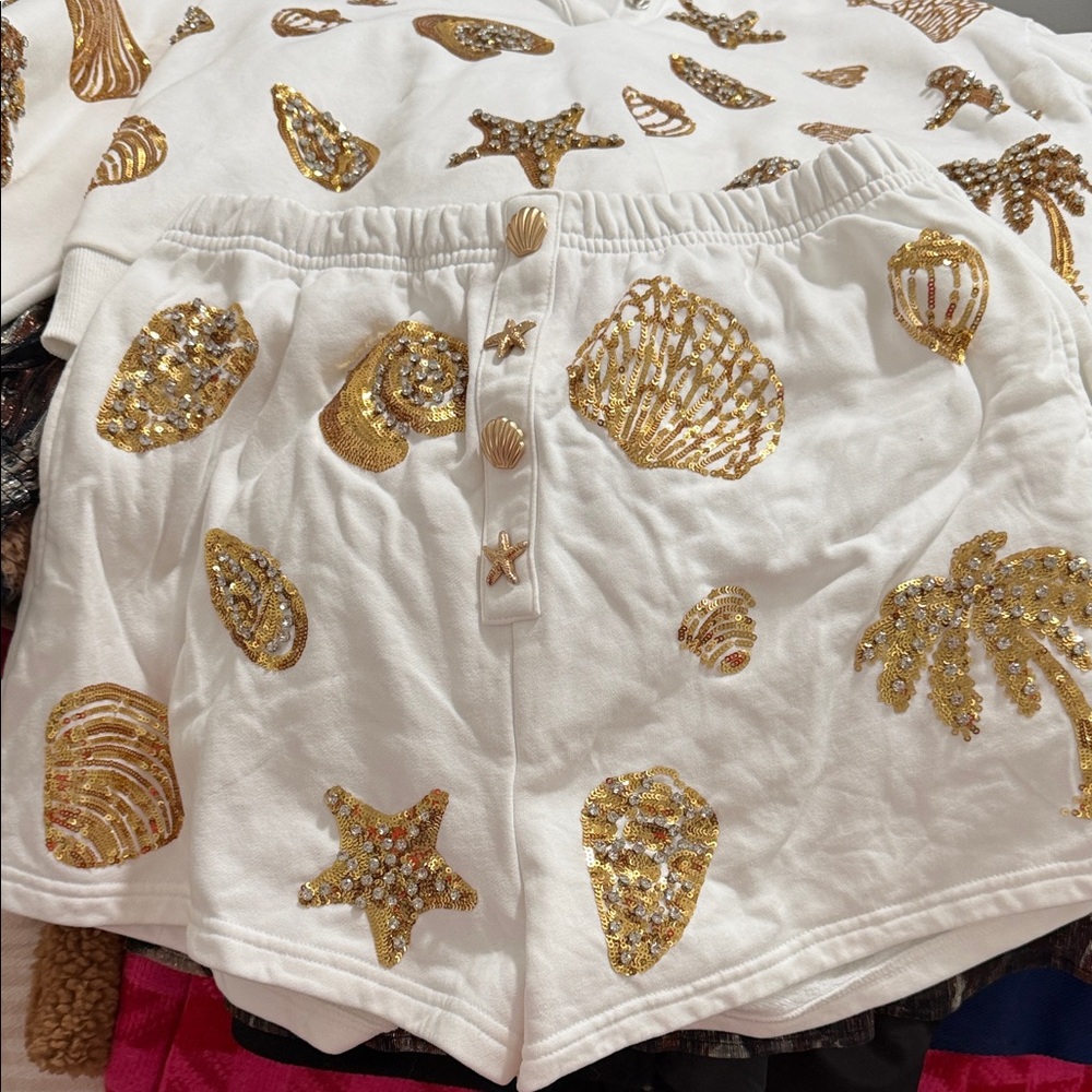 QUEEN OF SPARKLES White High-Waist Sequin Shell Shorts Set